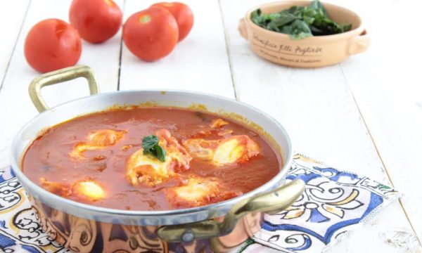 Uova al pomodoro ( ova ‘nta sassa )
