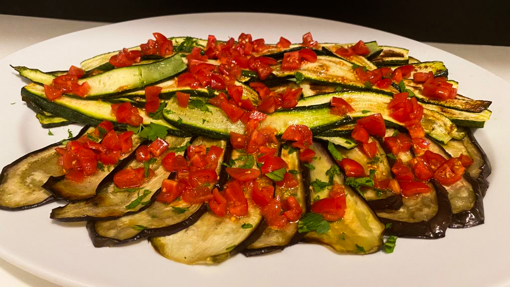 Melanzane e zucchine al forno con pomodorini - Blog di gisincucina