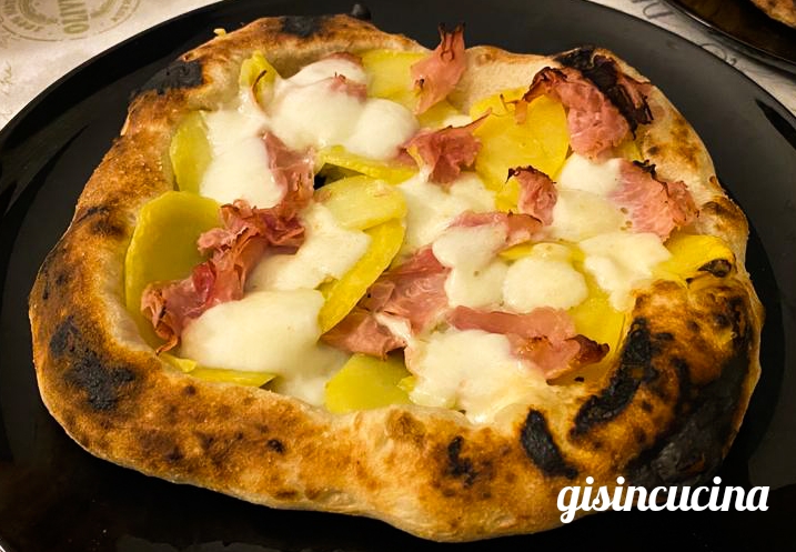 Il miglior impasto per pizza tonda fatta in casa - PTT Ricette