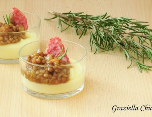 Bicchierini di Capodanno con purè di patate, lenticchie e cotechino