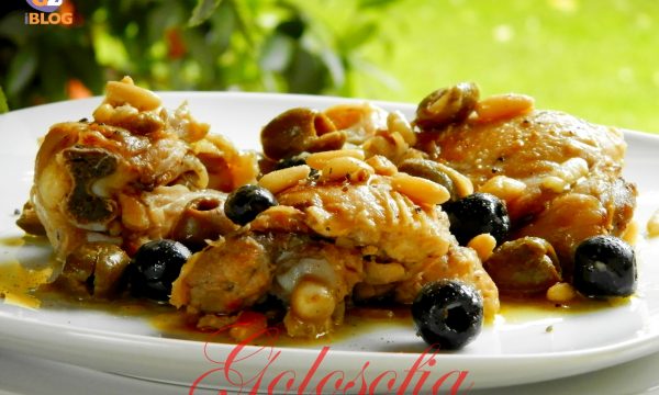 Pollo con olive e pinoli, ricetta secondi saporita