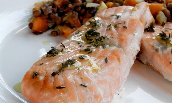 Filetti di salmone e lenticchie, ricetta Capodanno