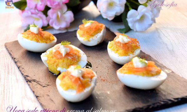 Uova sode ripiene di crema al salmone, buonissimo e veloce antipasto