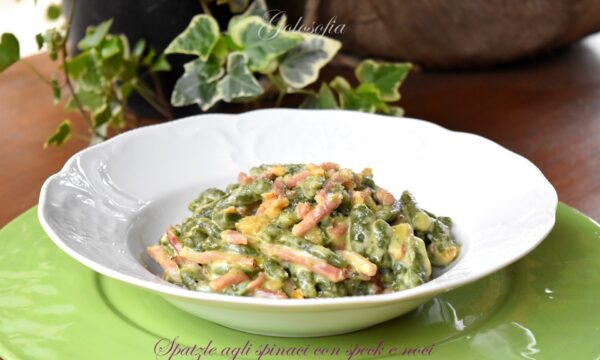 Spatzle agli spinaci con speck e noci, ricetta favolosa e veloce!