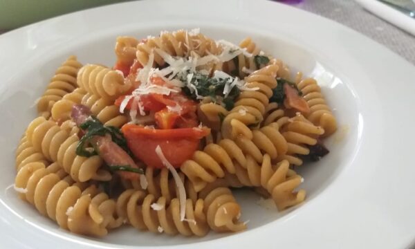 Fusilli rucola, grana e pomodorini