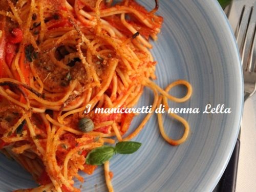 Spaghetti al forno con peperoni
