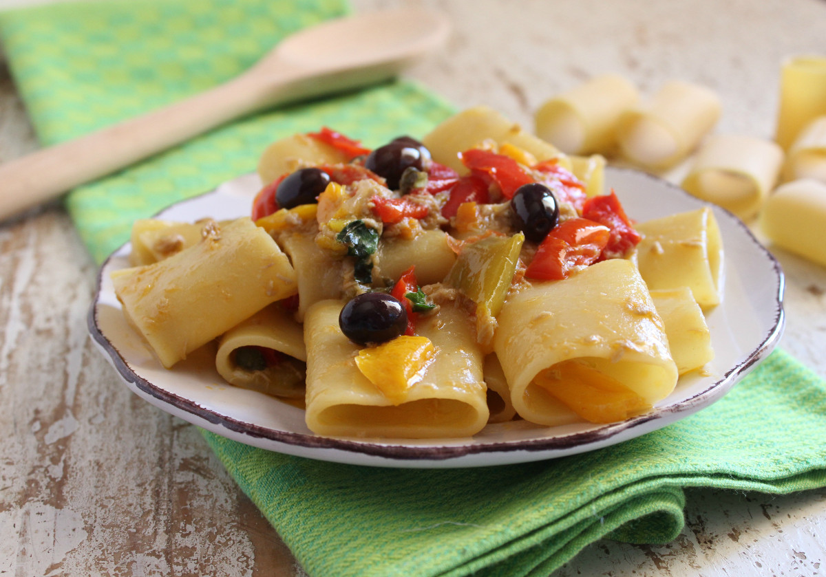 Paccheri Con Peperoni E Tonno Ricetta Semplice Di Pasta Estiva Mare Monti