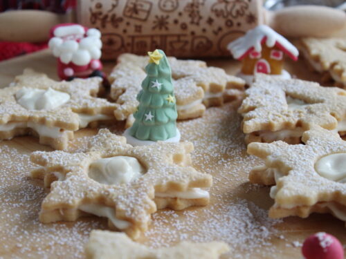 Biscotti di Natale alla crema paradiso dolci natalizi di frolla alla vaniglia