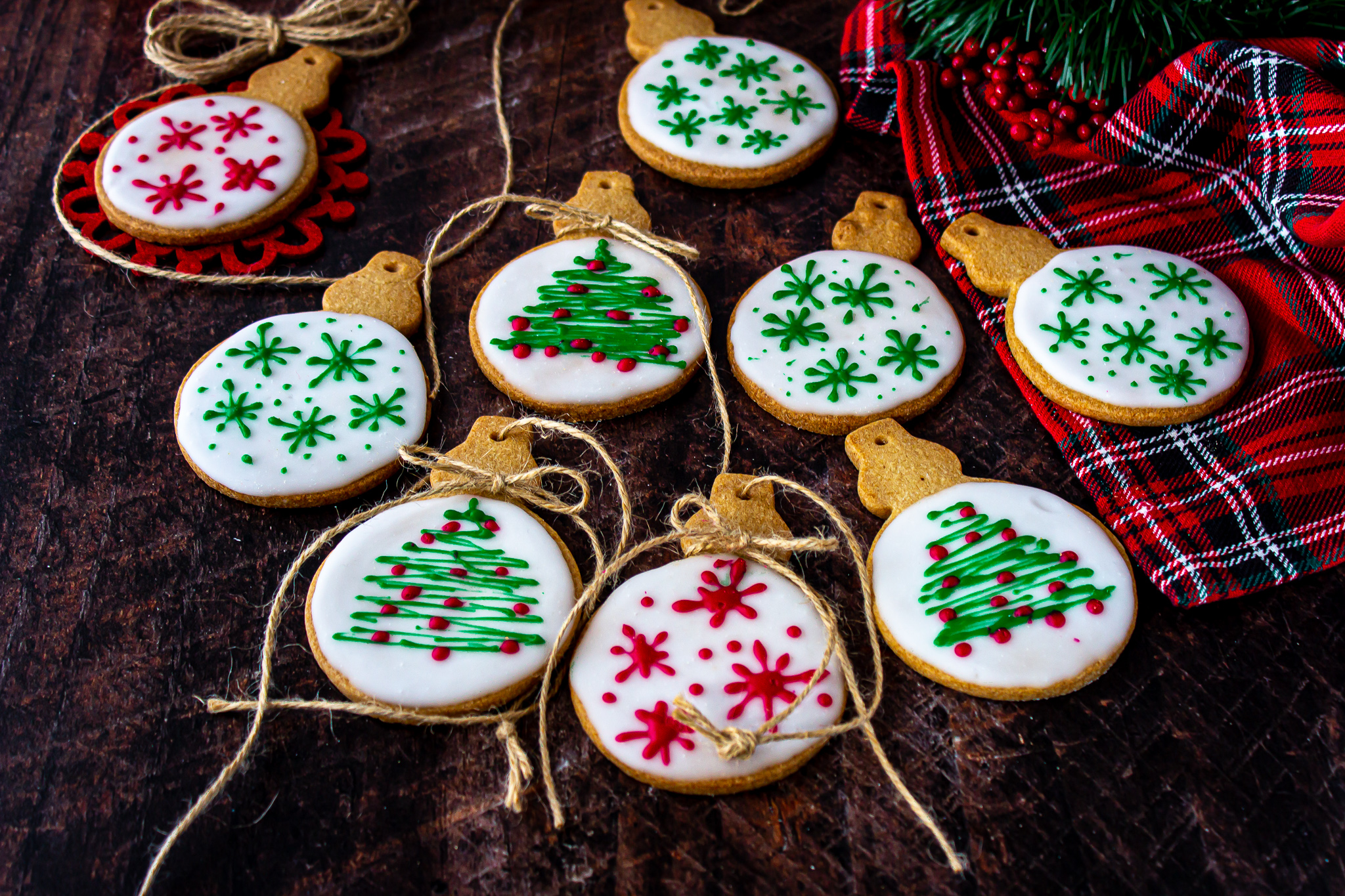 Biscotti Decorati Per L'albero Di Natale - Graziaintavola