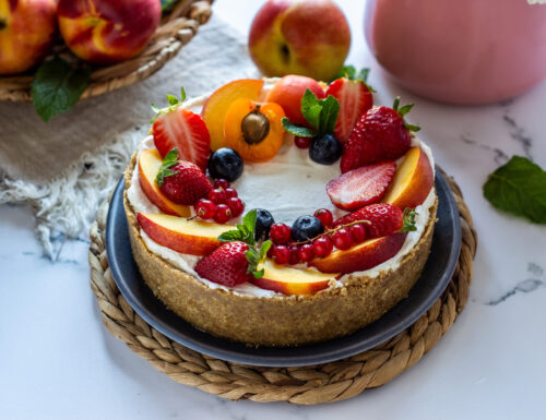 Cheesecake con ricotta e frutta estiva
