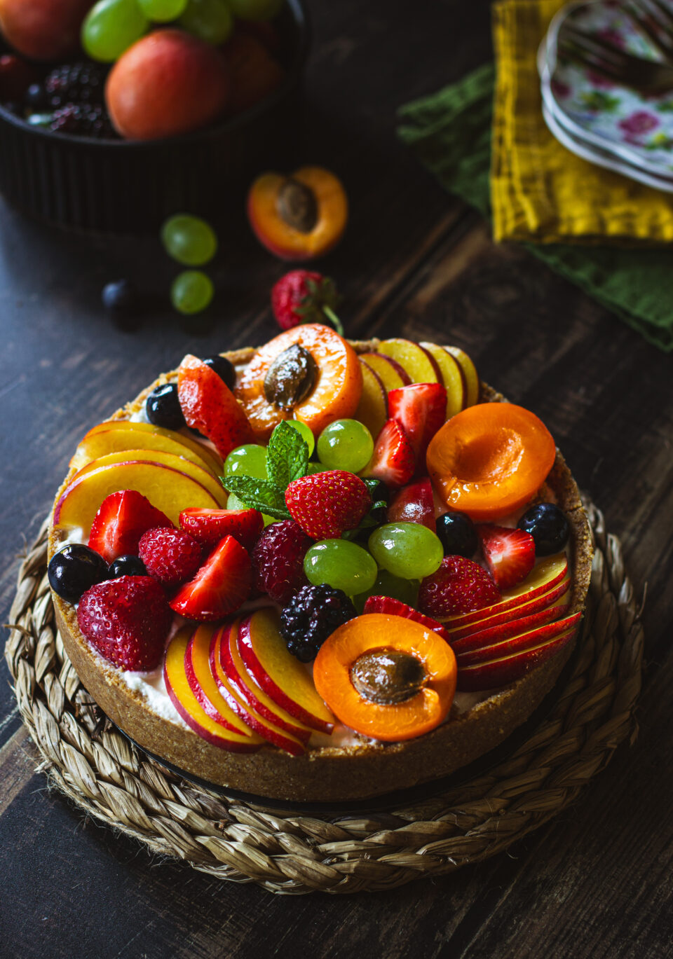 Cheesecake con ricotta, miele e frutta fresca
