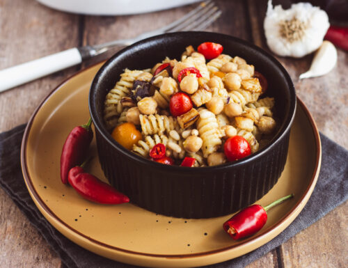 Fusilli con crema di melanzane e ceci