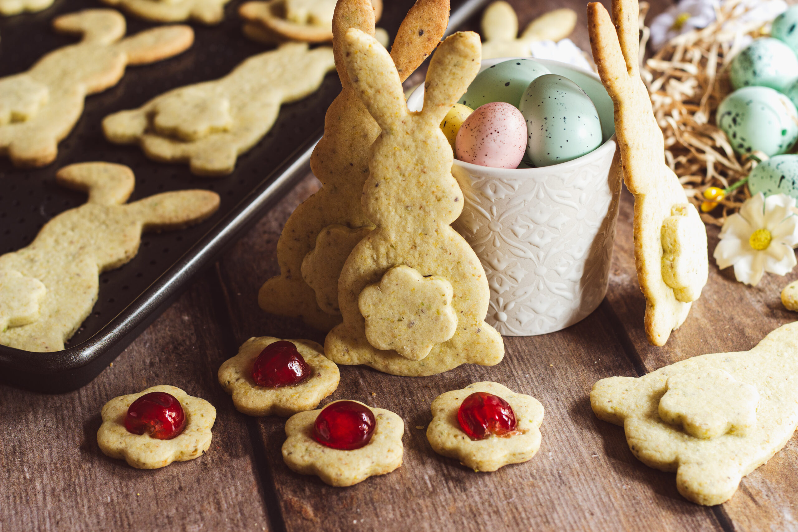 Biscotti pasquali con pasta frolla al pistacchio