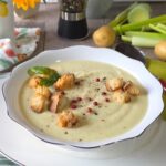 Vellutata di porri e patate la ricetta classica e la variante leggera