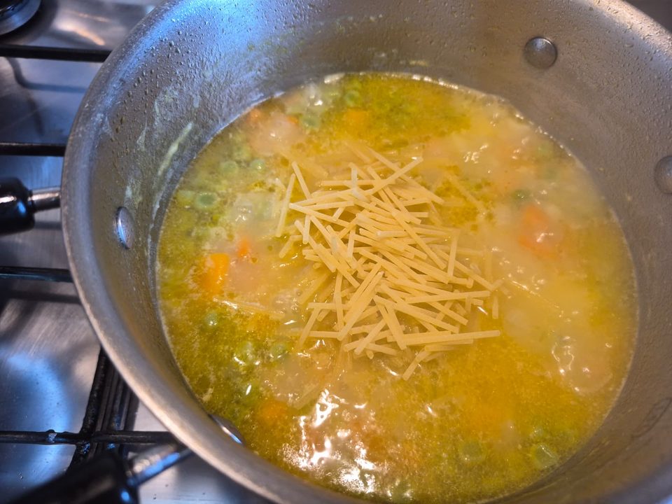 Pasta e piselli con Patate
