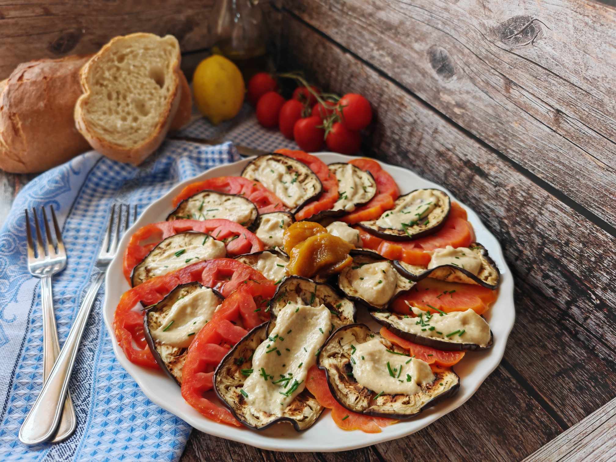 Melanzane e pomodori con salsa tonnata - Gusto Amore e Fantasie di Angie