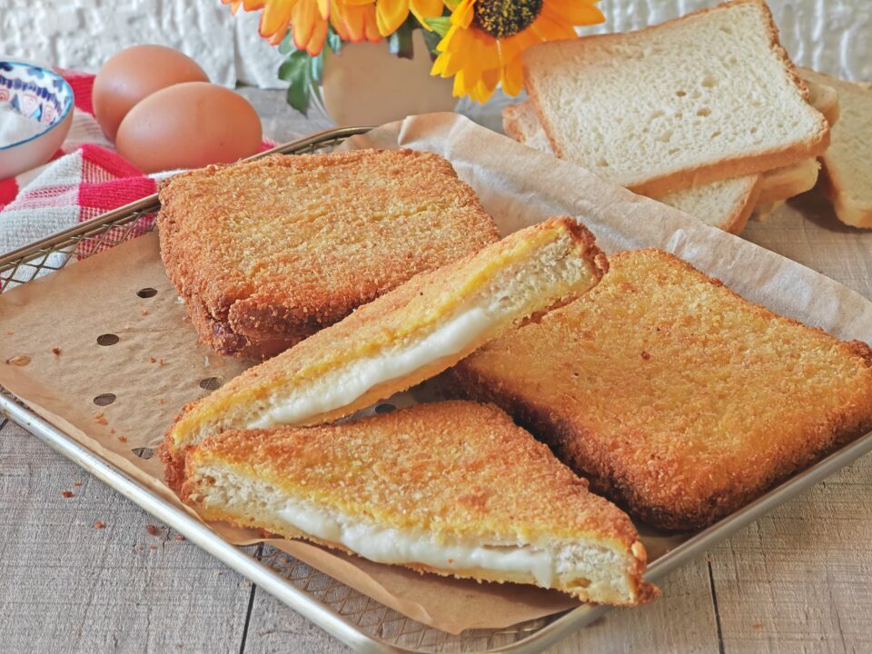 Mozzarella in carrozza croccante in friggitrice ad aria forno o padella