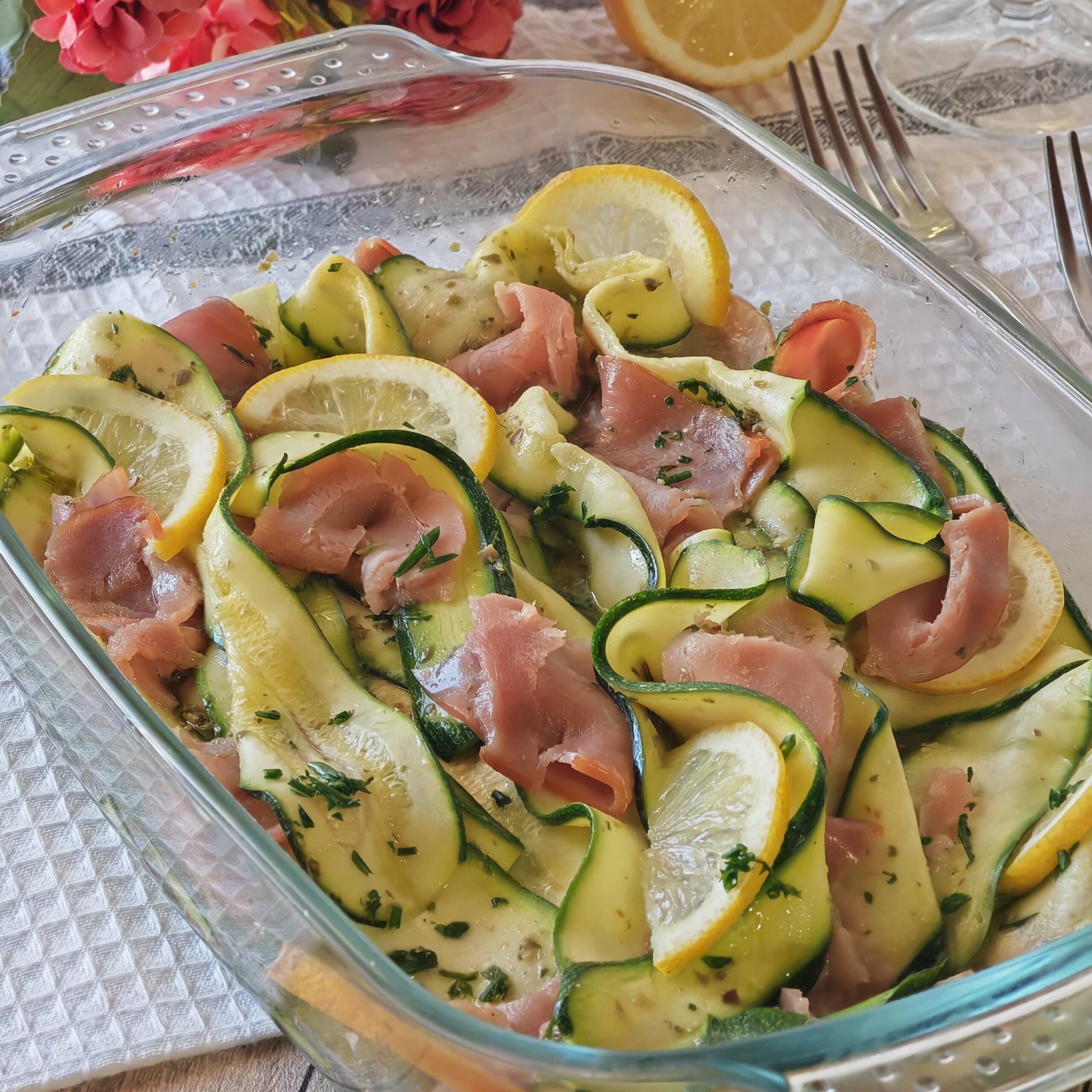 Insalata di zucchine e tonno affumicato