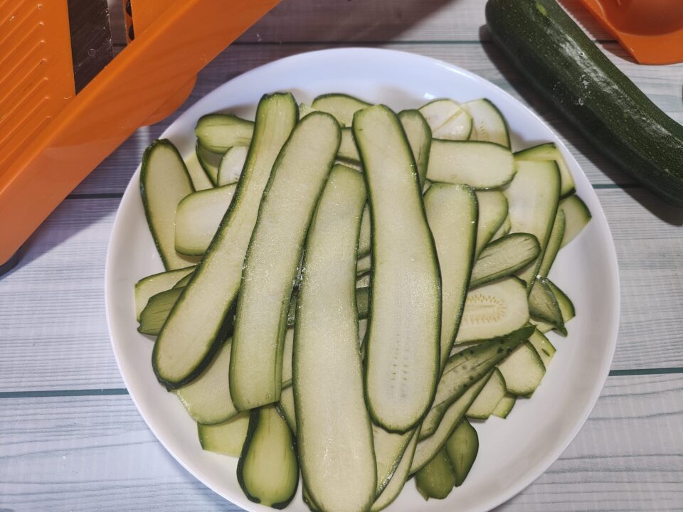 Insalata di zucchine e tonno affumicato