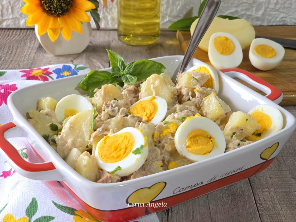 Insalata di patate e tonno
