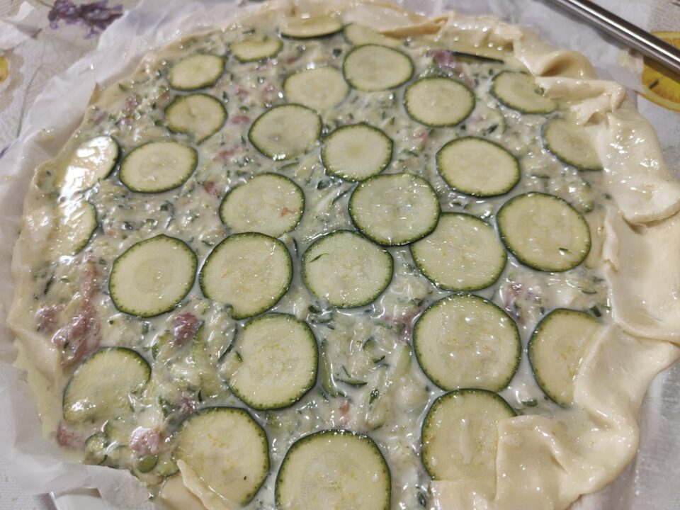 Torta salata zucchine ricotta e speck