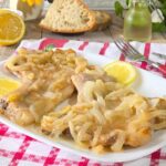 Braciole di maiale con le cipolle