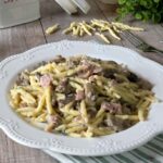 Trofie cremose con funghi prosciutto cotto