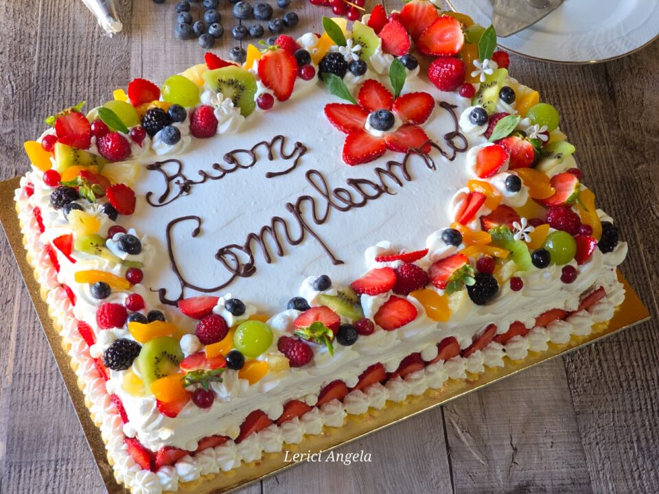 Torta di Frutta Fresca crema e Panna Montata