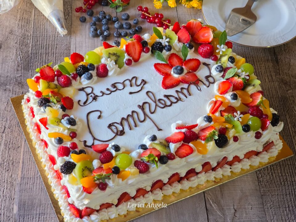 Torta di Frutta Fresca crema e Panna Montata