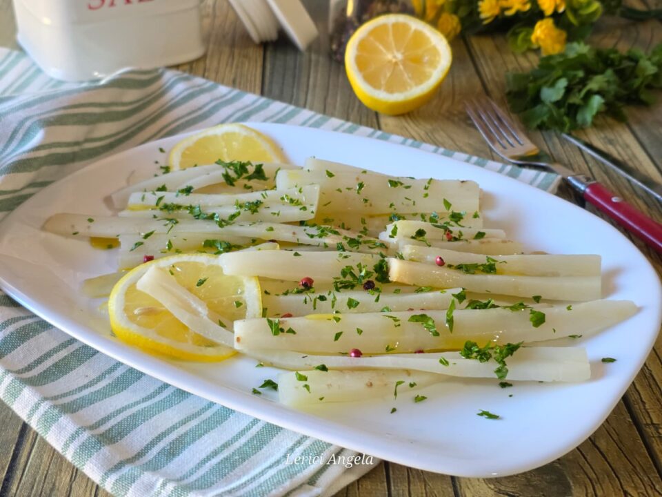 Insalata di Radici di Soncino al pepe rosa e citronette al limone