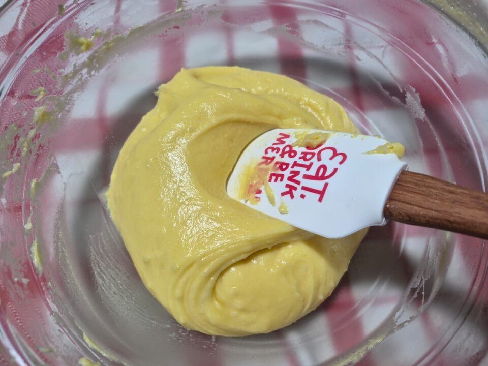 Sbrodoloni i bignè al forno con crema diplomatica che si sciolgono in bocca