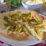 Torta salata fiori di zucca e ricotta la ricetta svuotafrigo filante e profumata