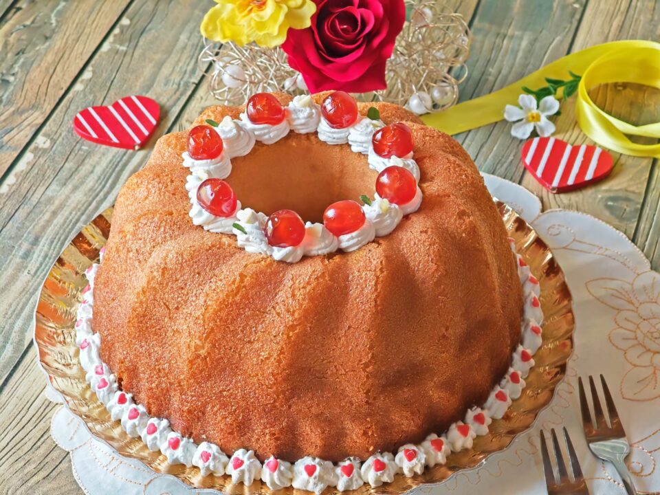 Babà al Rum Classico la Ricetta Originale Napoletana Soffice e Succoso