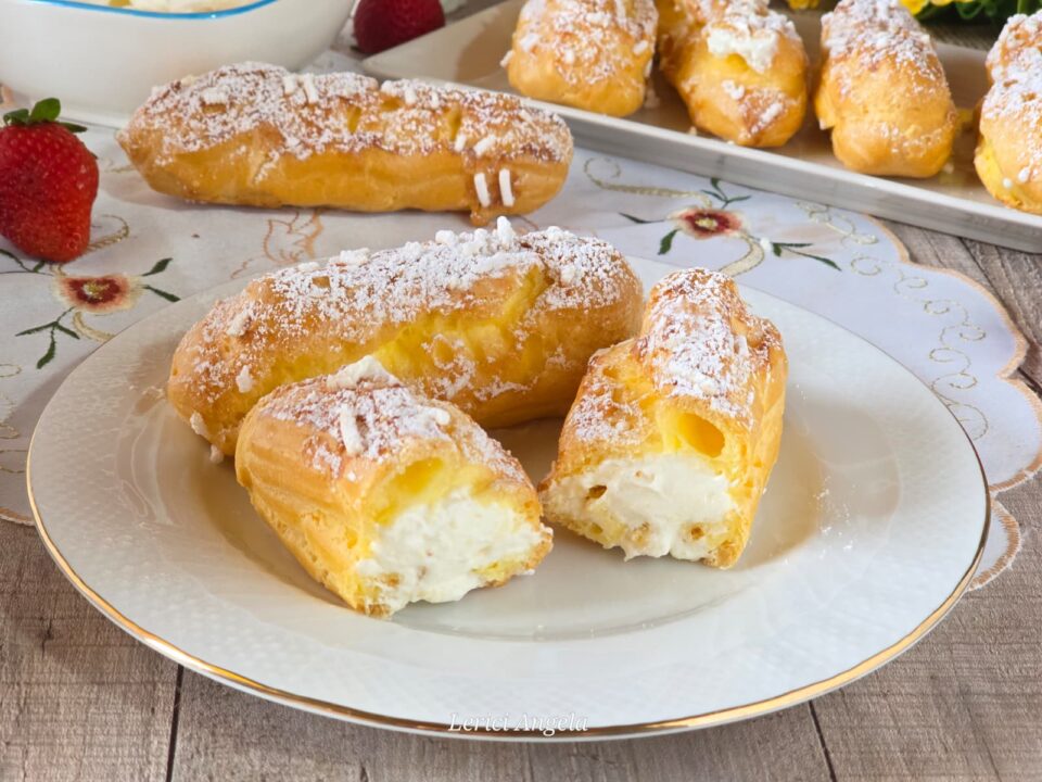 Sbrodoloni i bignè al forno con crema diplomatica che si sciolgono in bocca