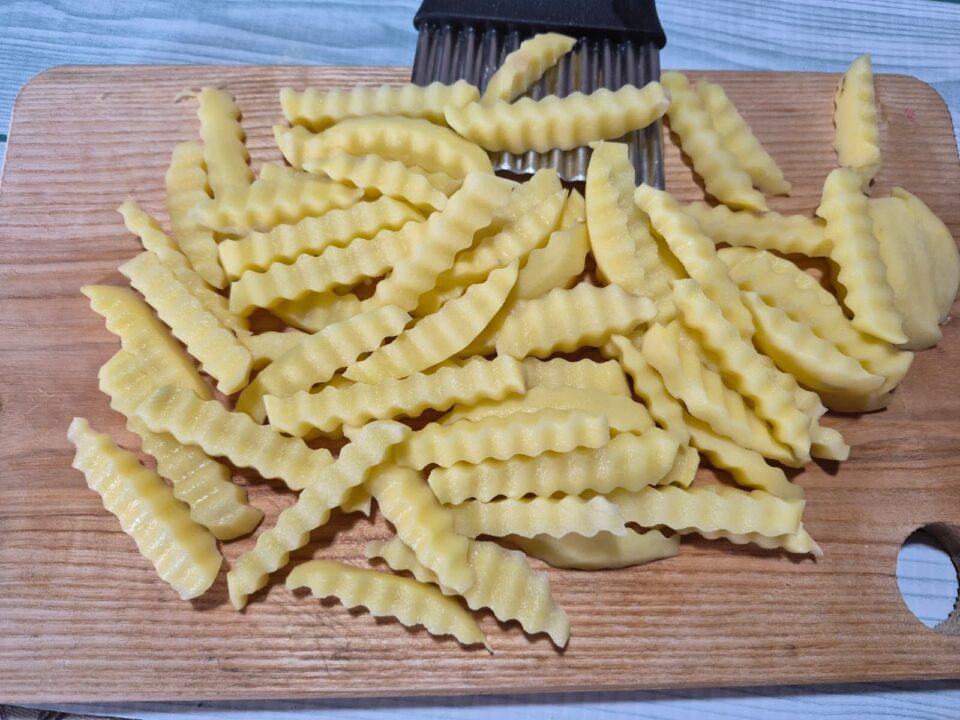 Patatine Fritte Ondulate fatte in casa il trucco infallibile per averle super croccanti