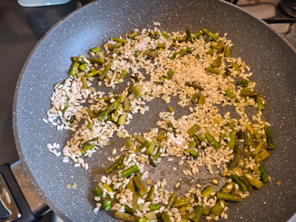 Risotto Zafferano e Asparagi con Speck Croccante