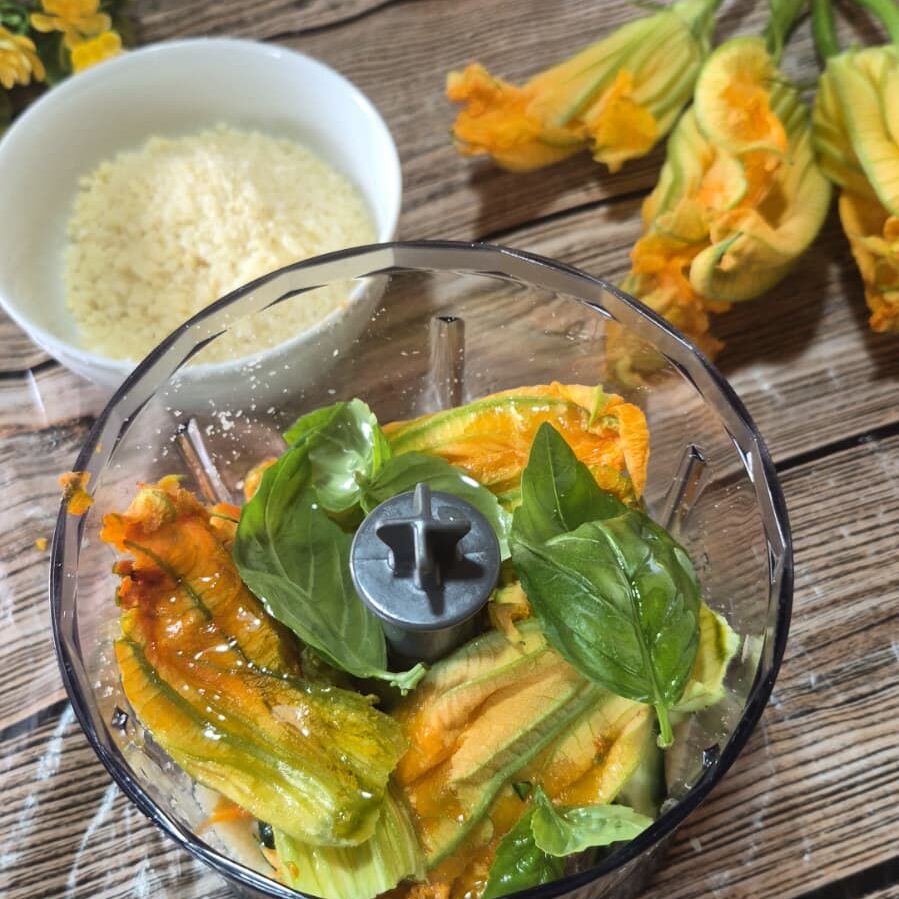 Pesto di fiori di zucca veloce come farlo perfetto in 10 minuti