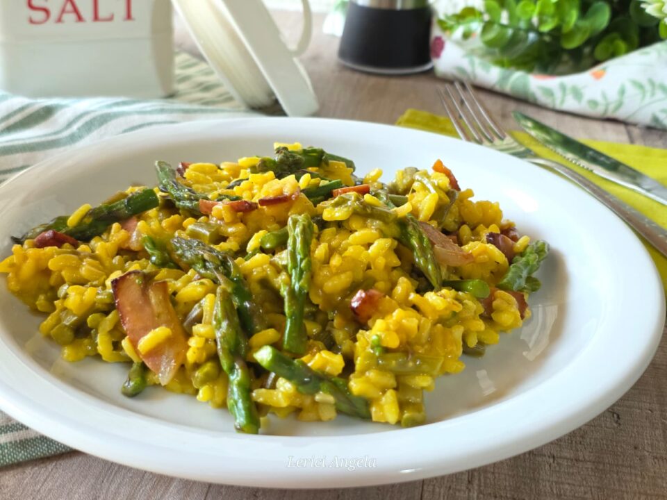 Risotto Zafferano e Asparagi con Speck Croccante