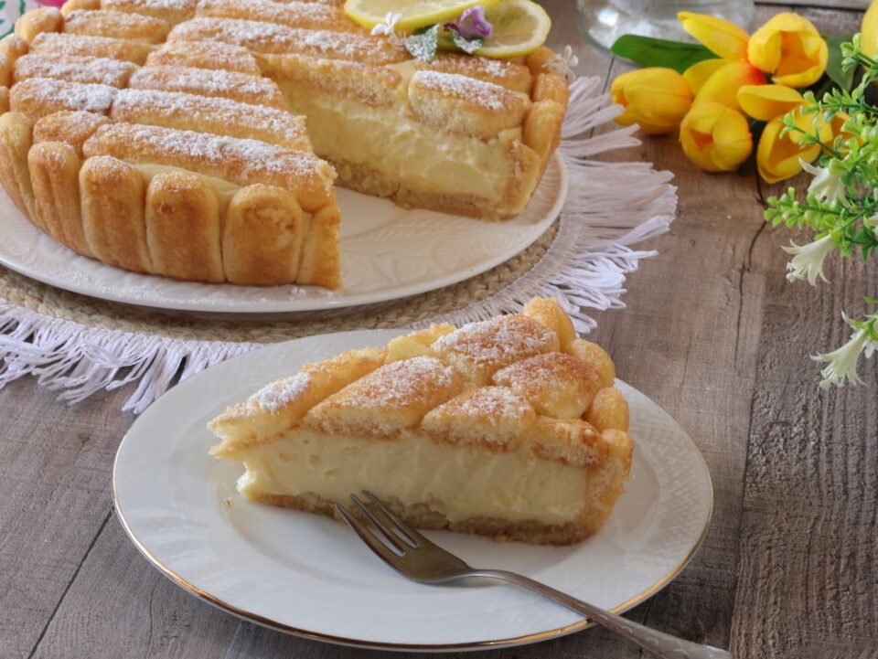 Torta fredda di savoiardi e crema al limone semplice e golosa senza forno