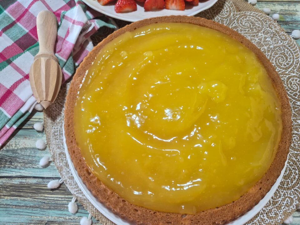 Crostata morbida alla frutta la ricetta furba con crema al limone