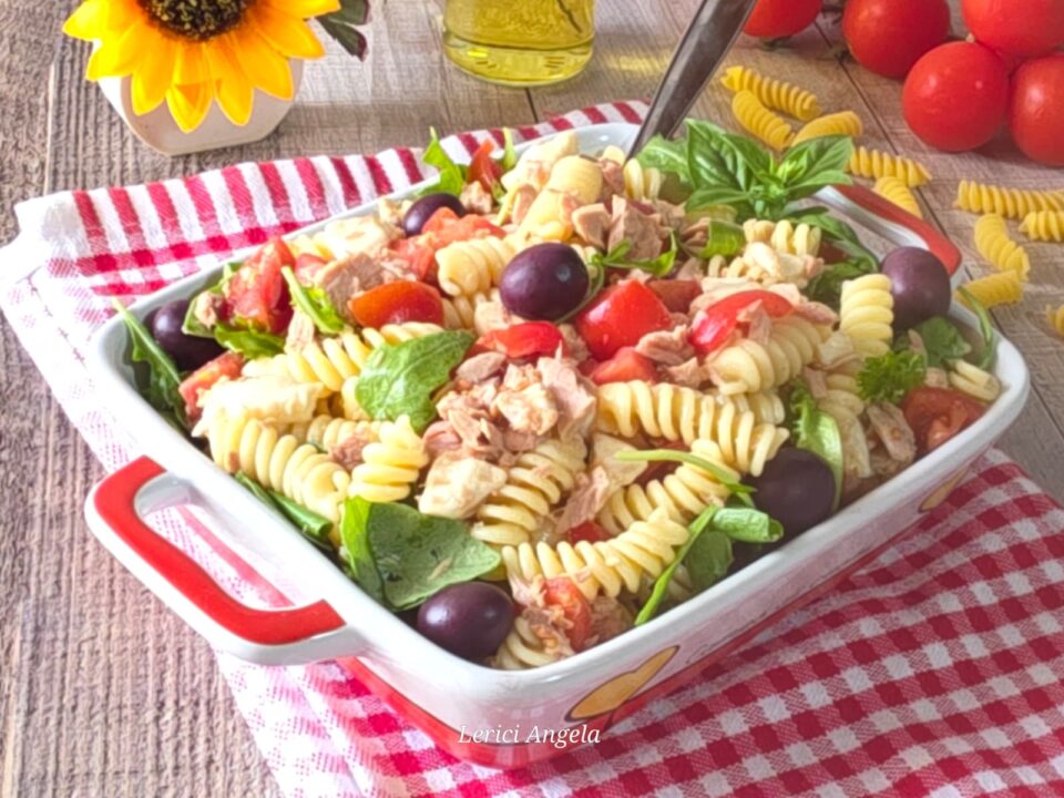 Insalata di pasta pronta in 15 minuti Fresca colorata e ricca
