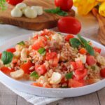 Riso freddo alla caprese con tonno la ricetta estiva sana e gustosa