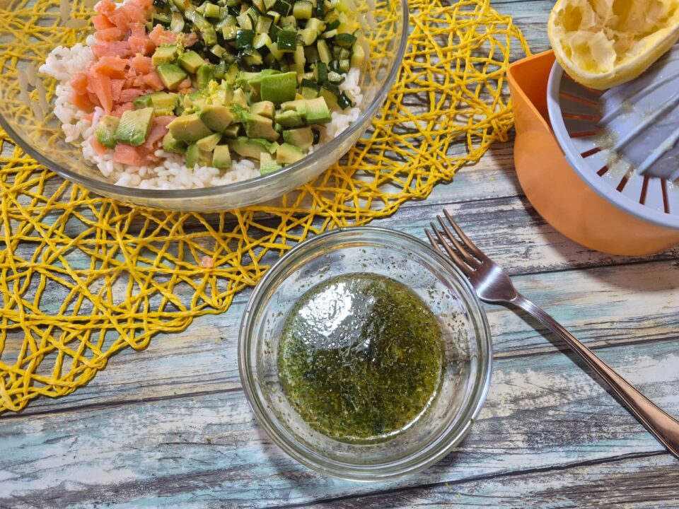 Riso Freddo con Zucchine Salmone la ricetta fresca pronta in 15 minuti