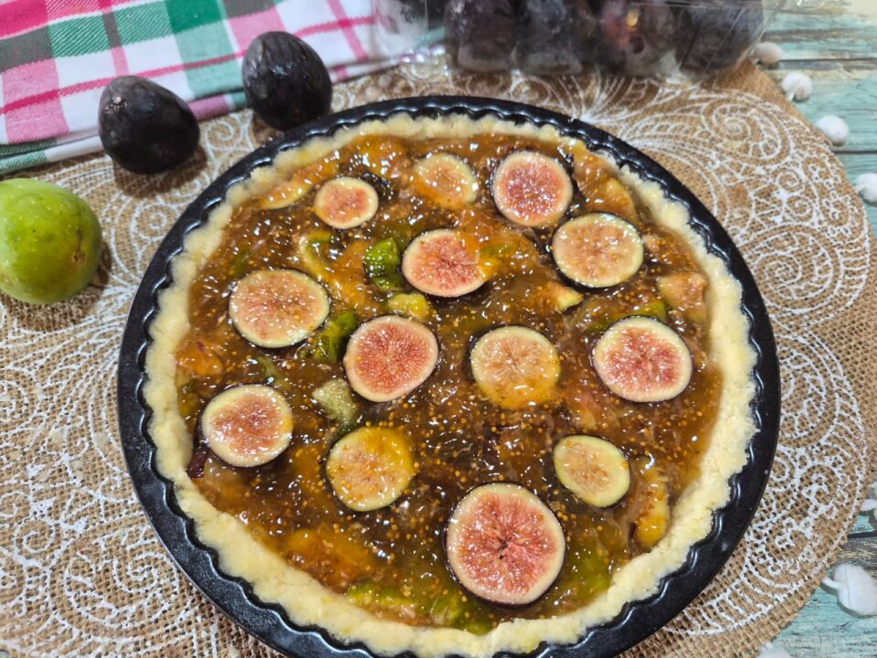 Sbriciolata ai fichi freschi morbidissima dentro e croccante fuori
