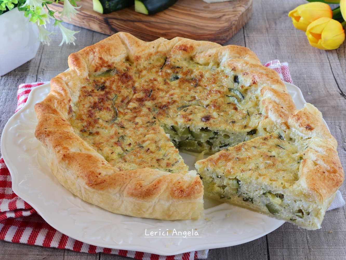 Torta salata sfogliata di riso e zucchine facile Delicata