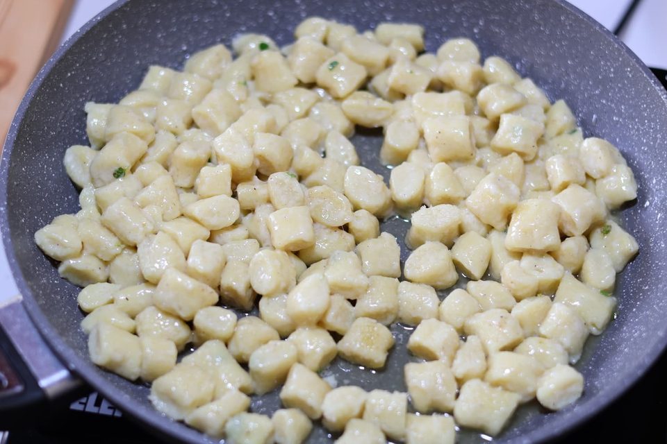Gnocchi di Ricotta fatti in casa con Burro e Salvia