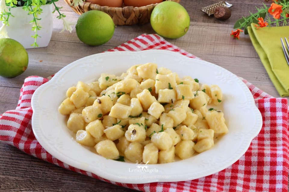Gnocchi di Ricotta fatti in casa con Burro e Salvia