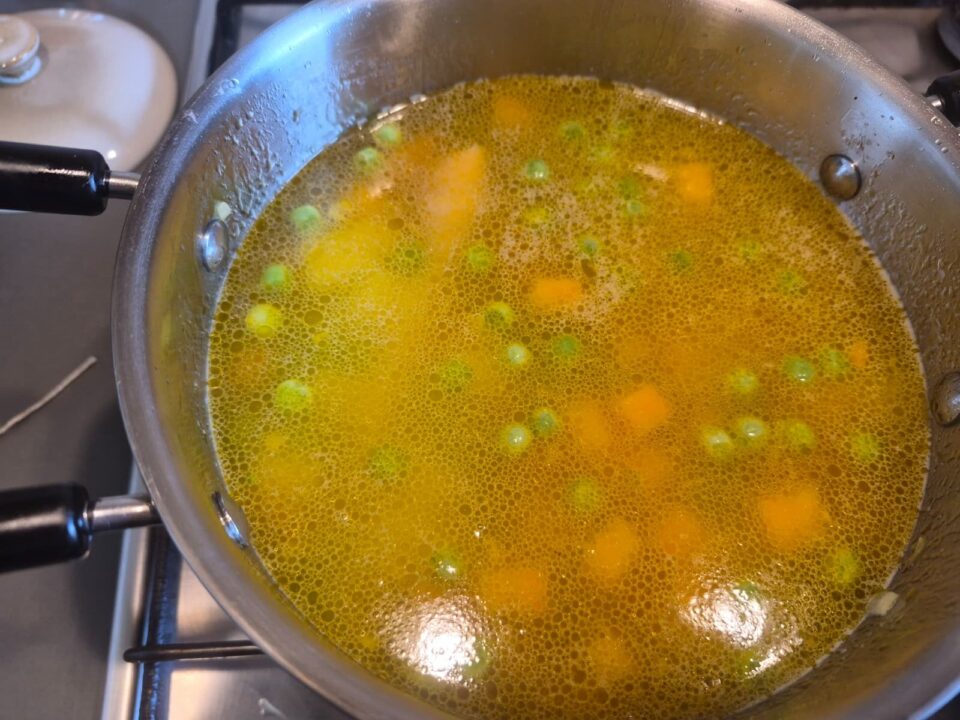 Pasta e piselli con Patate