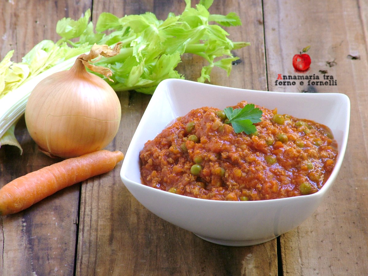 ragù di carne e piselli