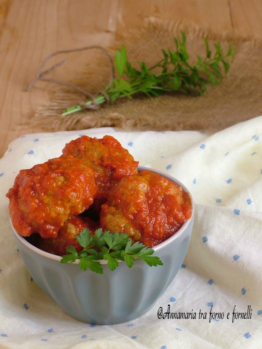 polpette di carne al sugo verticale